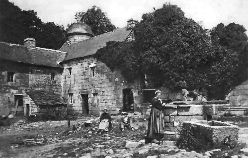 Ville de Loqueffret (Bretagne) : château de Rusquec.