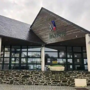mairie de brennilis